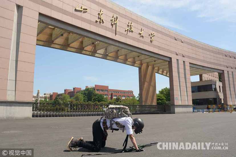 換個角度致敬青春 盤點那些“不一樣”的畢業(yè)照