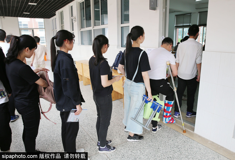 江蘇省高考首次啟用身份認證終端 考生“刷臉 ”進考場