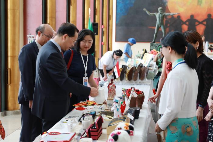 中國元素閃耀聯合國義賣