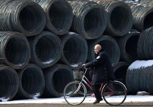 專家懟人果然有文化,批特朗普:“關(guān)稅猛藥”治不好“逆差病”,反要了性命丨外媒說