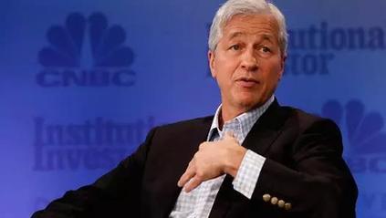 專家懟人果然有文化,批特朗普:“關(guān)稅猛藥”治不好“逆差病”,反要了性命丨外媒說