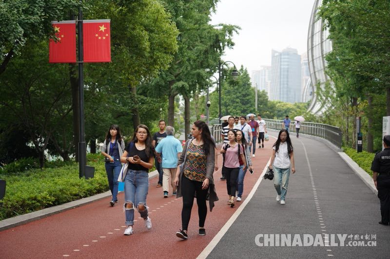 “一帶一路”培訓班學員參觀上海猶太難民紀念館和北外灘