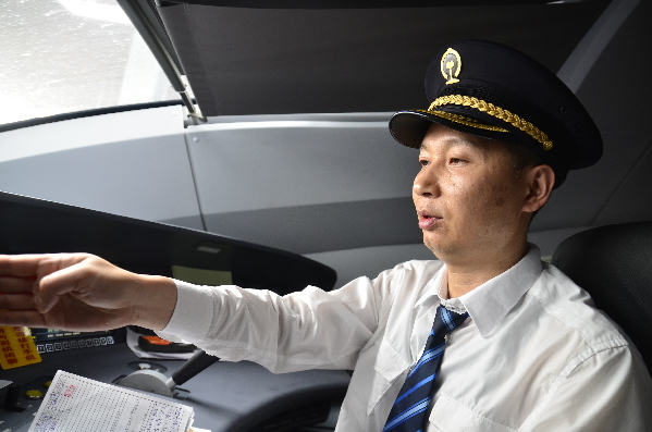 從“蒸汽機車”到“復興號”——火車司機陳承儀的“飛躍”人生