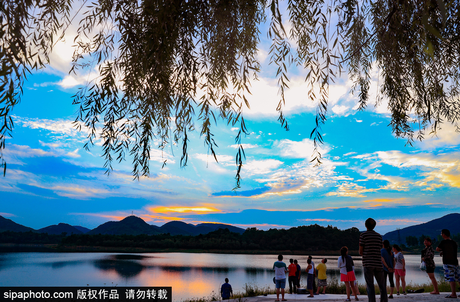 藍(lán)天白云刷屏！盤點(diǎn)風(fēng)清日朗的絕美風(fēng)光 為眼睛降溫