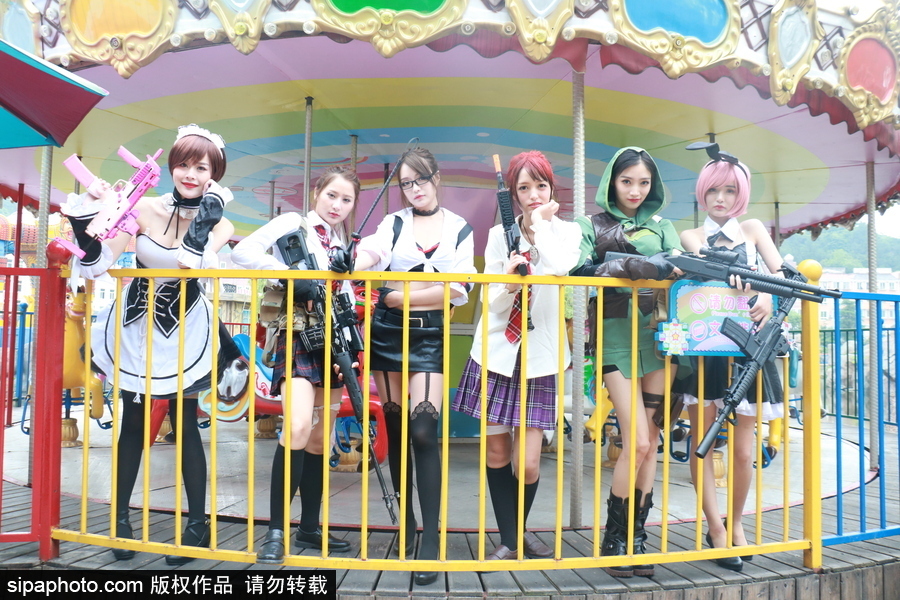 青春不過幾次畢業(yè)照 盤點(diǎn)畢業(yè)季“大型cos現(xiàn)場”