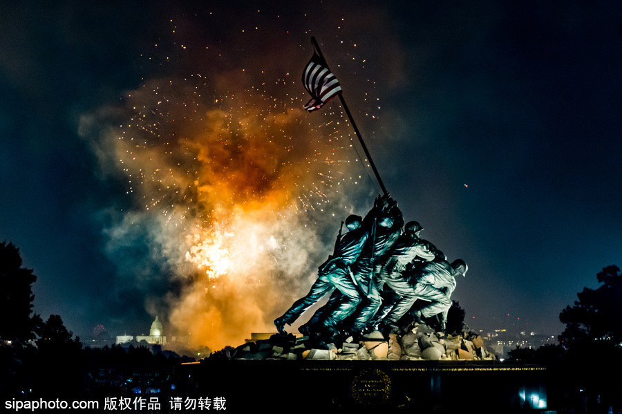 華盛頓獨立日當天上演震撼煙花秀 流光四溢璀璨唯美