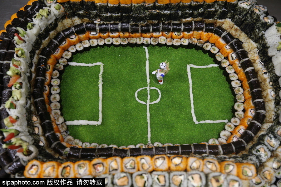 俄羅斯一餐廳推出“吃貨”球場 6000個壽司打造助陣戰斗民族