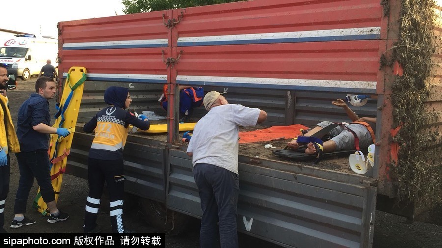 土耳其泰基爾達發生列車出軌事故 至少10人死亡