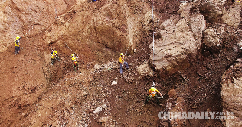 寶成鐵路水害區段搶險工作仍在緊張進行