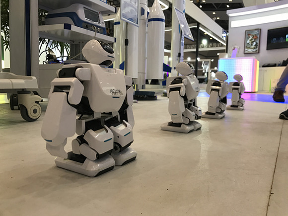 到智博會現場看機器人如何施展“十八般武藝”