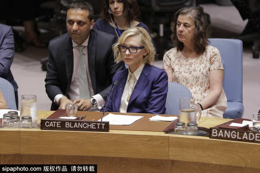 大魔王氣場(chǎng)超強(qiáng)！好萊塢女星凱特·布蘭切特現(xiàn)身聯(lián)合國(guó)會(huì)議