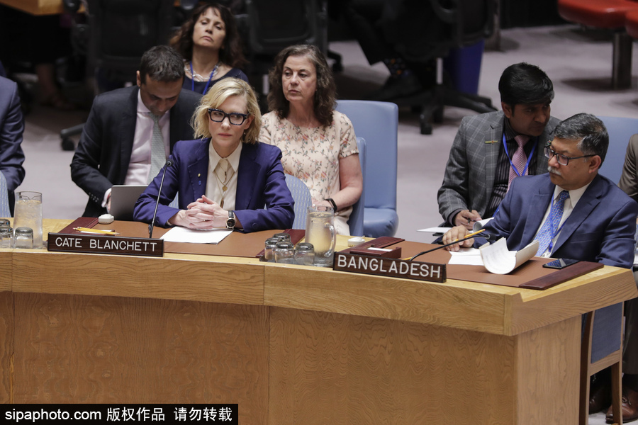 大魔王氣場(chǎng)超強(qiáng)！好萊塢女星凱特·布蘭切特現(xiàn)身聯(lián)合國(guó)會(huì)議