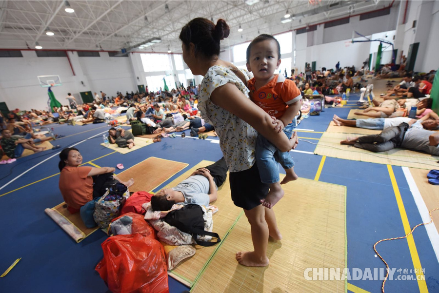 廣東珠海開(kāi)放安置點(diǎn)供群眾避風(fēng)