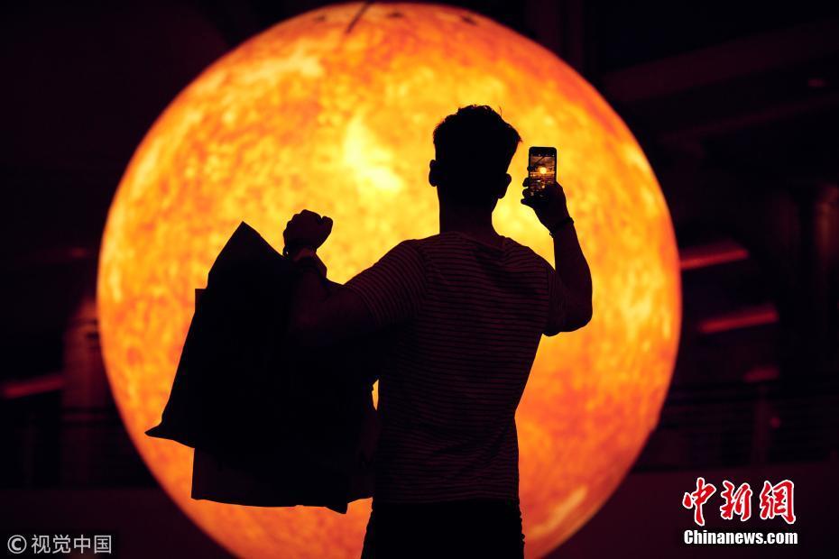 英國打造巨型“太陽” 亮度相當1.2萬個燈泡