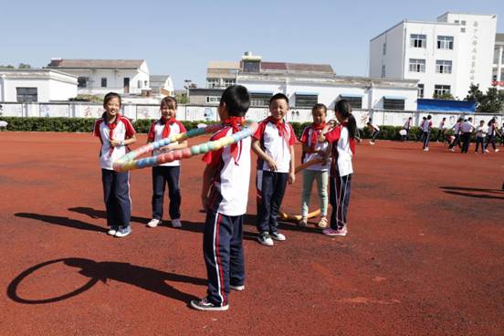 “中國農村改革第一村”--小崗村孩子們的課間活動