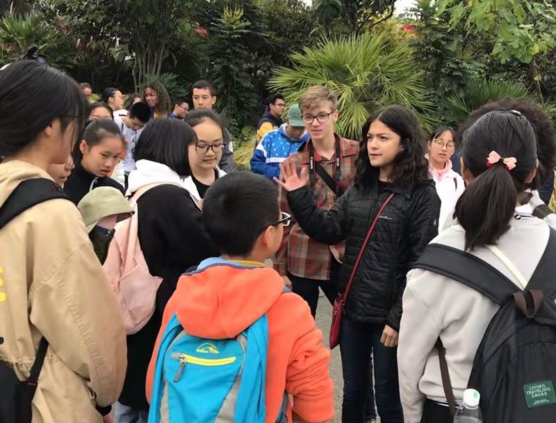 四川中學(xué)生應(yīng)邀訪問(wèn)華盛頓州，續(xù)寫中美青少年友誼