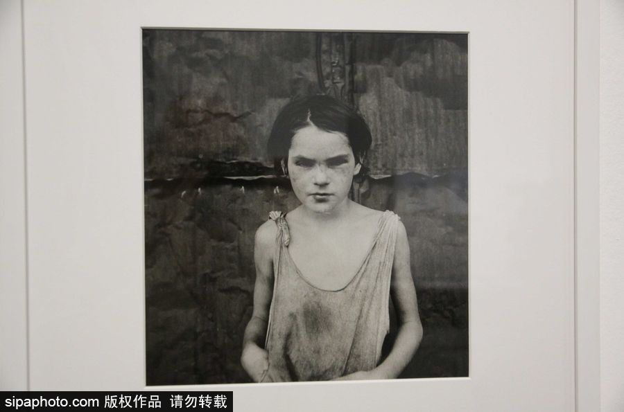 法國巴黎：美國著名女?dāng)z影師多蘿西婭·蘭格攝影展在凡爾賽宮舉行