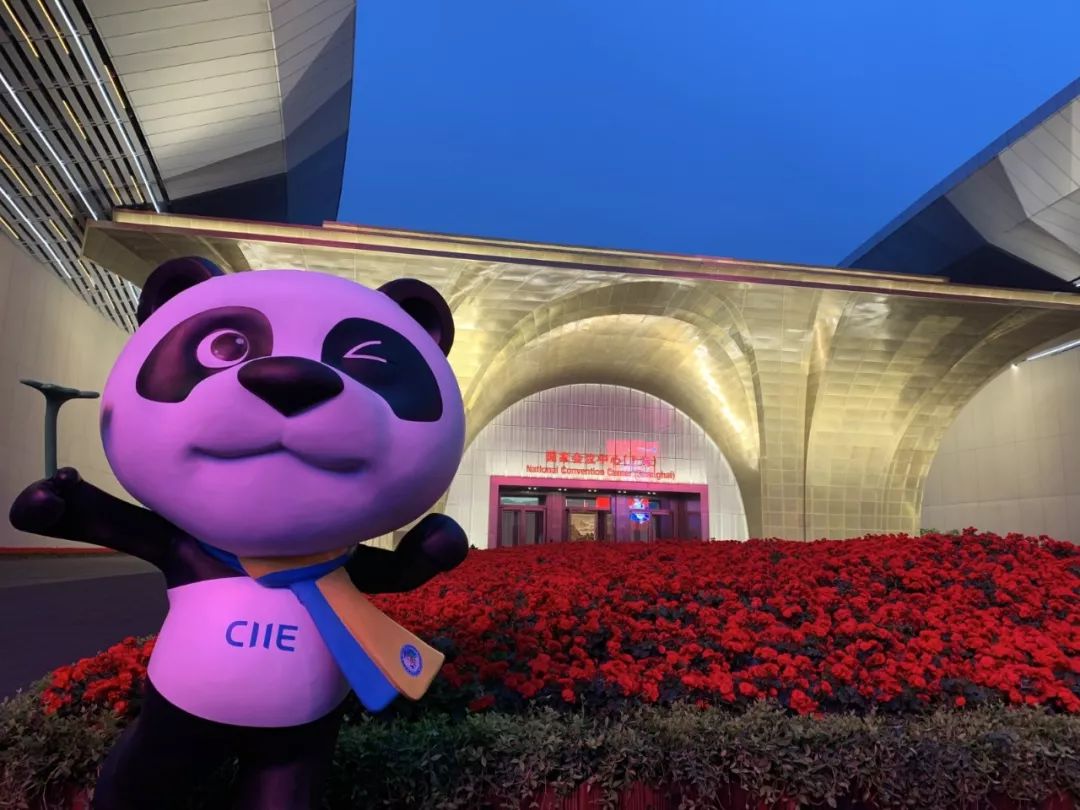 1 時(shí)政新聞眼|開幕式結(jié)束后,習(xí)近平“巡館”看了些什么?