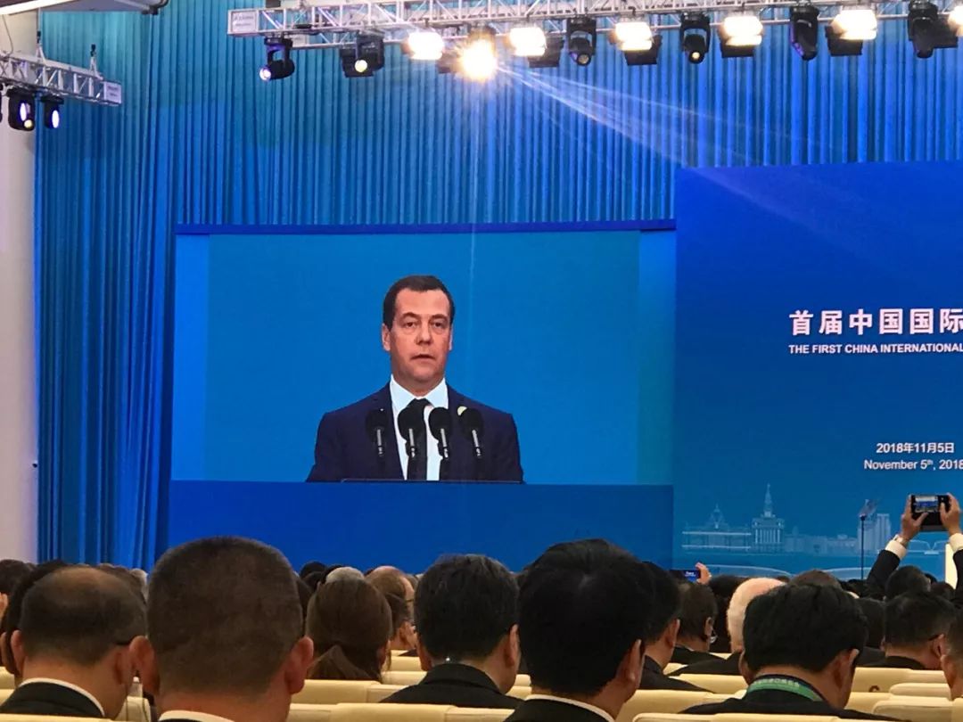 1 時(shí)政新聞眼|開幕式結(jié)束后,習(xí)近平“巡館”看了些什么?