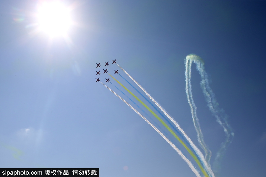 飛行表演“秀翻天”！ 珠海航展精彩瞬間不容錯(cuò)過