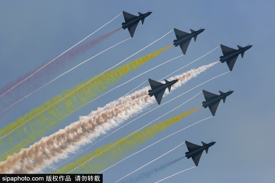 飛行表演“秀翻天”！ 珠海航展精彩瞬間不容錯(cuò)過(guò)