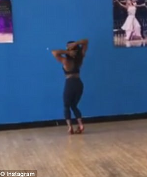 看著都疼！奧運冠軍“腳滑”劈叉痛到叫出來