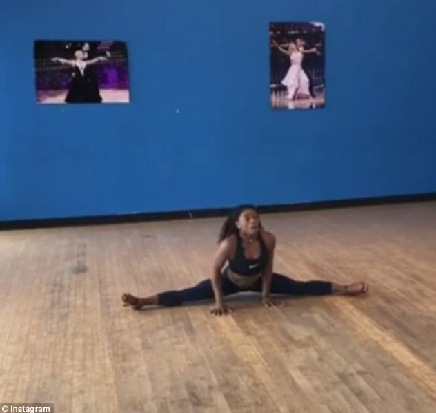 看著都疼！奧運(yùn)冠軍“腳滑”劈叉痛到叫出來(lái)