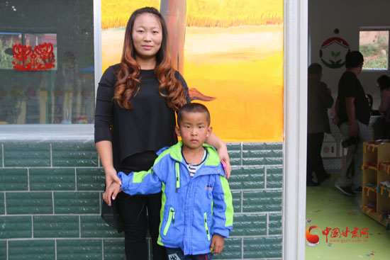 【網絡媒體走轉改】行走紅色南梁 朗朗書聲中看教育扶貧啟智民族未來(組圖)