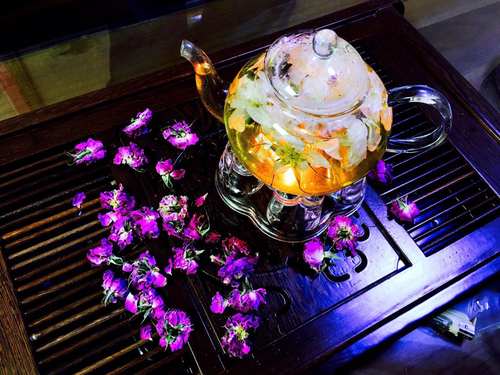 【網絡媒體“走轉改”】四川小金縣:風雨彩虹長征路 鏗鏘玫瑰助扶貧