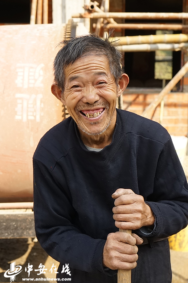 笑一笑 拍個照 俺們不再是貧困戶！——金寨縣迎河村的22張燦爛笑臉