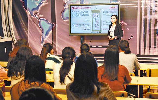 【領(lǐng)航新征程】重慶高校用榜樣宣講、翻譯比賽、微課堂比賽等創(chuàng)新形式宣講十九大精神 讓十九大精神浸潤高校學(xué)子心