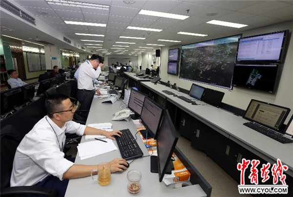 【十九大精神進央企】機務(wù)工程師劉宇輝:做一名飛機的遠程“聽診人”