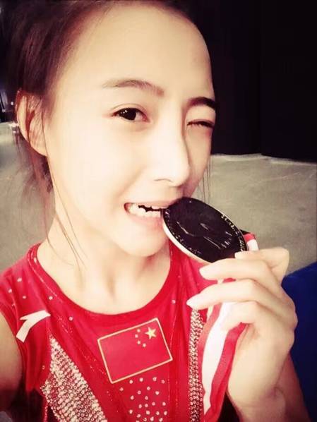 最美蹦床冠軍拜名師 也跨界進娛樂圈？