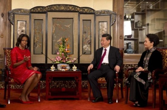 中美第一夫人共看熊貓!當中國牡丹遇到美國玫瑰